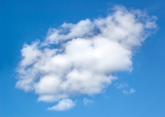 Nuvole bianche in un cielo azzurro