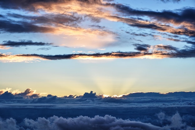 Nuvole cumulus e cielo