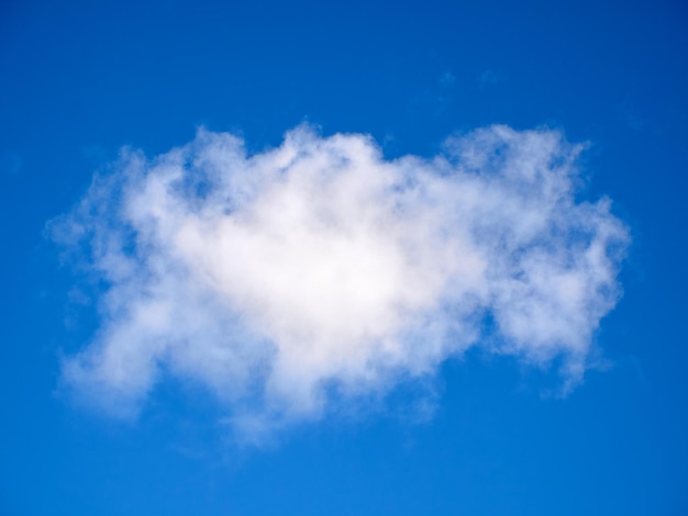 Nuvole cumulus nel cielo Forme di nuvole soffice