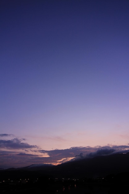 Nuvole morbide e cielo azzurro