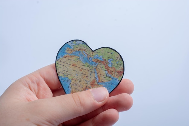 Oggetto a forma di cuore con mappa dell'Africa come concetto di giorno di San Valentino