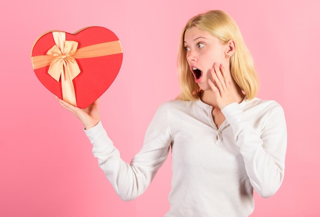 Ogni ragazza adorerebbe il giorno di San Valentino Regalo a sorpresa romantico per lei Regali di San Valentino che si sciolgono nel cuore che ogni ragazza desidera Confezione regalo a forma di cuore da donna Eccitata per il regalo di San Valentino