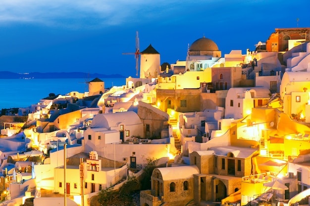 Oia di notte, Santorini, Grecia