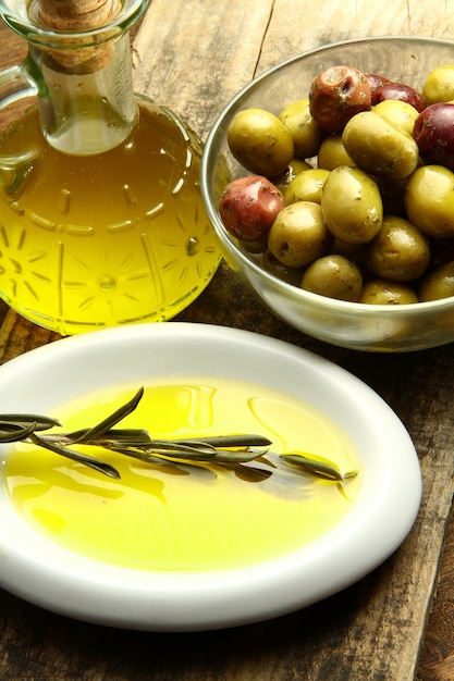 olio con olive fresche