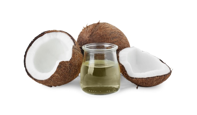 Olio da cucina di cocco biologico e frutta fresca isolata su bianco