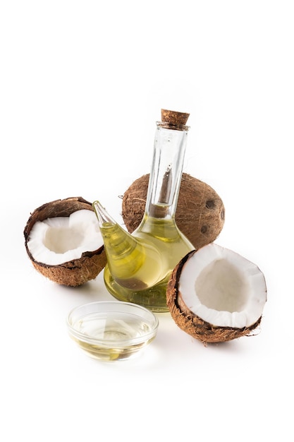 Olio di cocco isolato su sfondo bianco