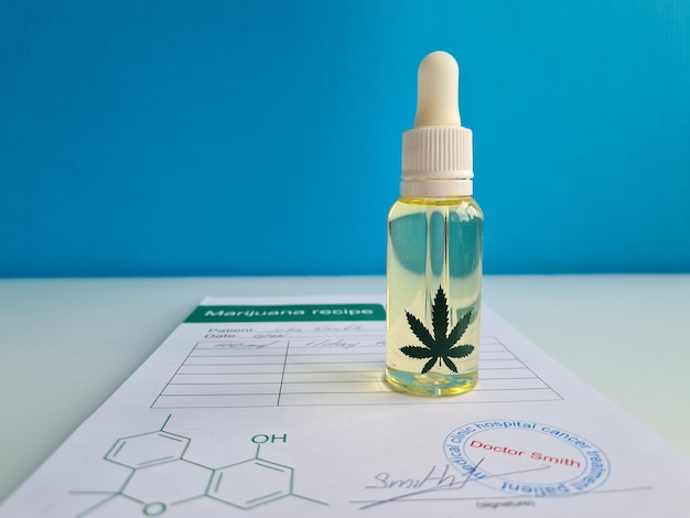 Olio di marijuana con primo piano su prescrizione medica Metodi per ottenere la canapa educativa