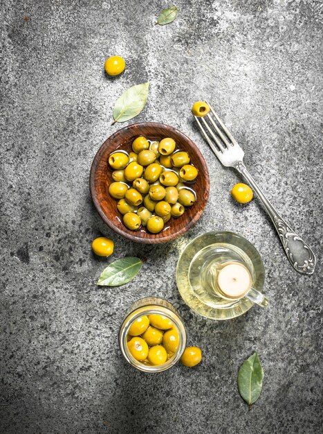 Olive in salamoia con olio d'oliva.