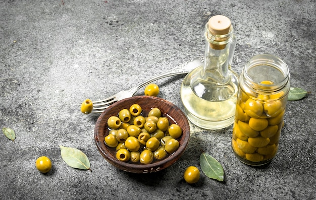 Olive in salamoia con olio d'oliva.