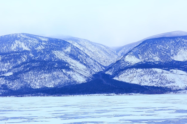 olkhon island baikal paesaggio invernale, russia stagione invernale vista lago baikal
