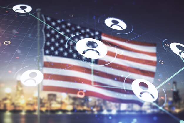 Ologramma di un social network virtuale astratto su bandiera statunitense e grattacieli sfocati sullo sfondo doppia esposizione