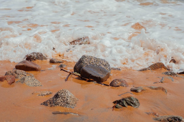 Onda che copre il mare