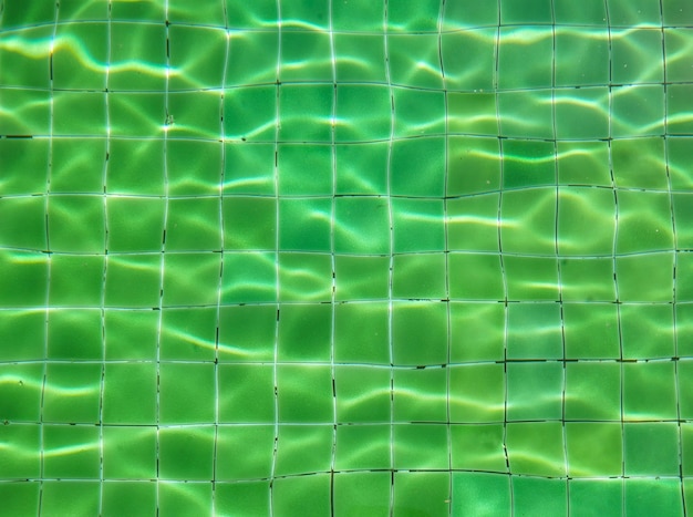 Onda di acqua in piscina.