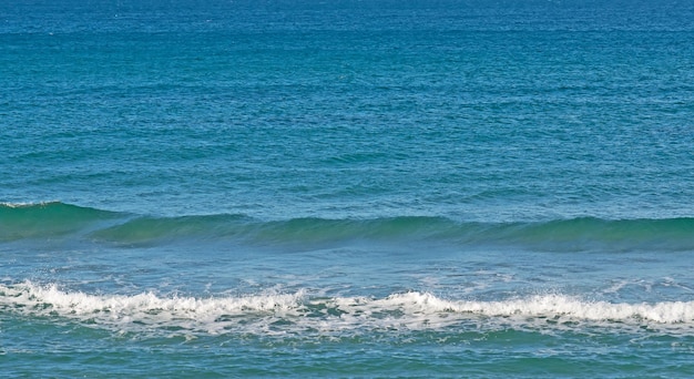 Onda nella spiaggia di Platamona Sardegna