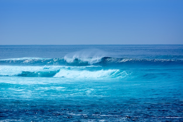 Onde della spiaggia del surf di Jandia a Fuerteventura