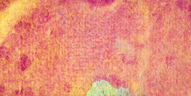 Opere d'arte a consistenza astratta con sfumature rosa e gialla