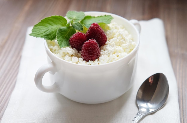 È ora di colazione Ricotta con lamponi