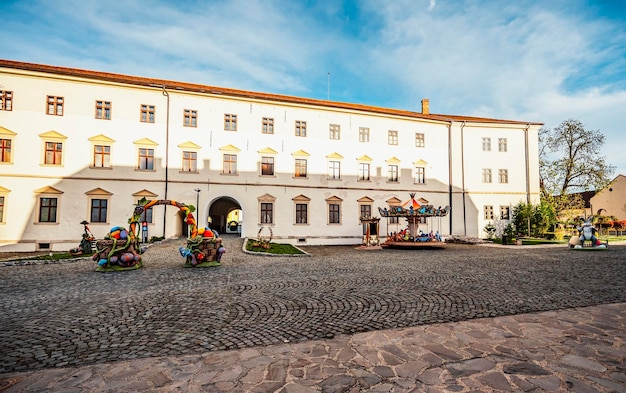 Oradea Romania con fortezza conosciuta anche come Nagyvarad e sullo sfondo Catedrala Episcopala invierea Domnului Transilvania occidentale in Romania