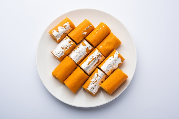 Orange Roll barfee o barfi dolce o Mitlai