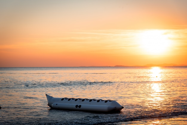 Ore d'oro, bel tramonto sul mare