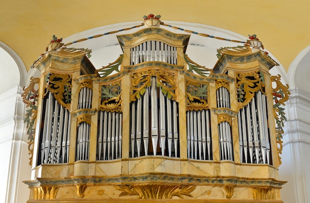 Organo a canne della Chiesa