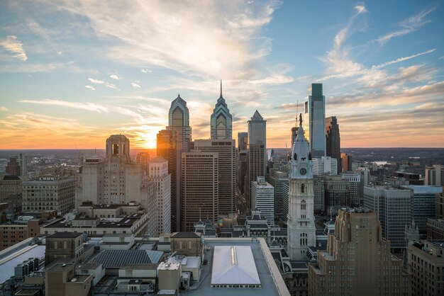 Orizzonte del centro cittadino di Filadelfia al tramonto