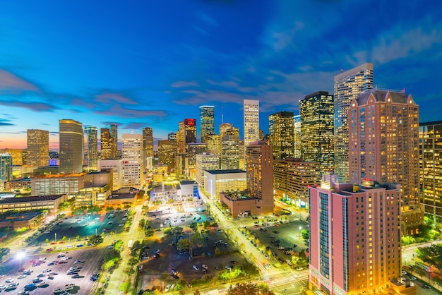 Orizzonte del centro di Houston nel Texas USA al crepuscolo