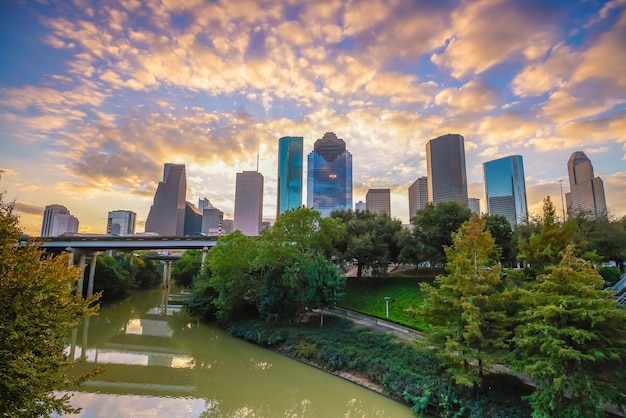 Orizzonte del centro di Houston nel Texas USA al crepuscolo