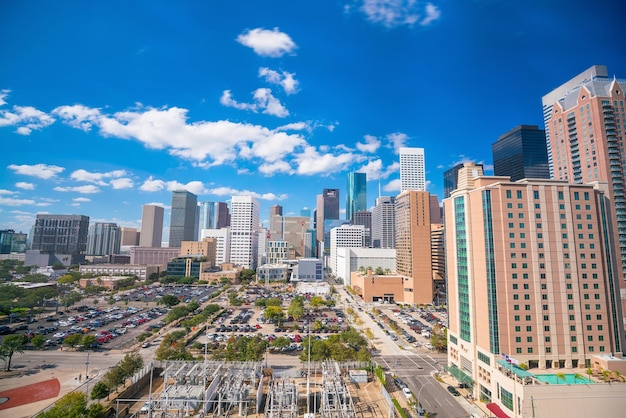 Orizzonte del centro di Houston nel Texas USA con bluesky