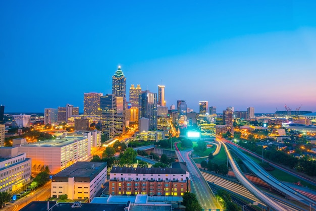 Orizzonte della città di Atlanta al tramonto in Georgia USA