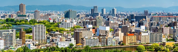 Orizzonte della città di Osaka in Giappone vista dal castello