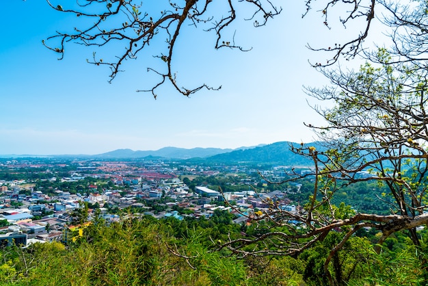 Orizzonte della città di Phuket a Rang Hill a Phuket