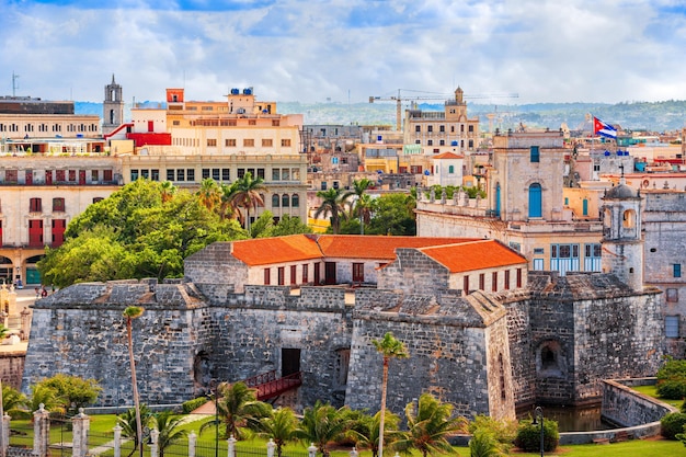 Orizzonte della città vecchia di L'Avana Cuba