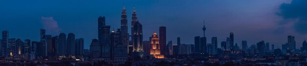 Orizzonte di Kuala Lumpur di notte Malesia Kuala Lumpur è la capitale della Malesia