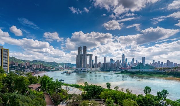 Orizzonte di Nightscape di architettura urbana a Chongqing, Cina