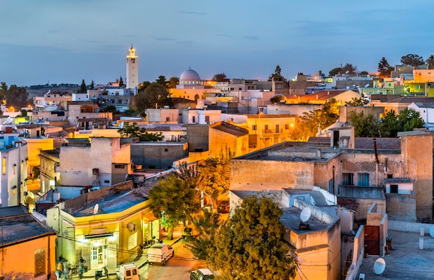 Orizzonte notturno di El Kef, una città nel nord-ovest della Tunisia. Nord Africa