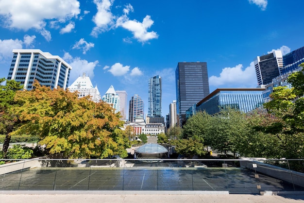 Orizzonte scenico del distretto finanziario di Vancouver nel centro cittadino vicino a piazza Robson