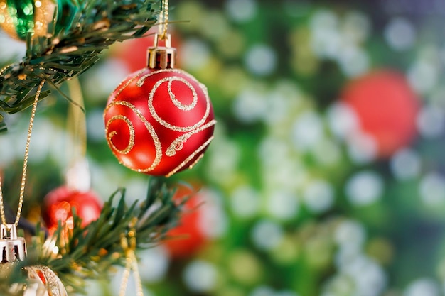 Ornamenti di Natale sull&#39;albero