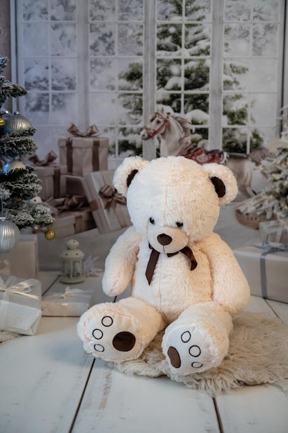 Orso di peluche in una scena di Natale