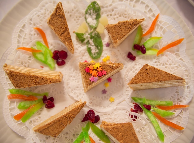 Pace di torta con stelle di zucchero