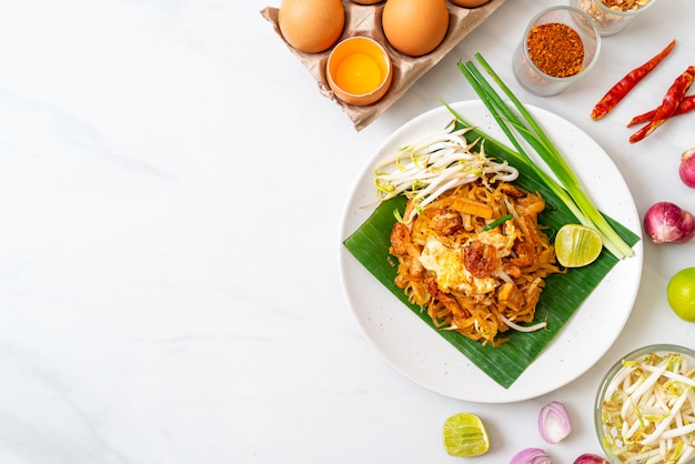 Pad Thai - spaghetti di riso saltati in padella