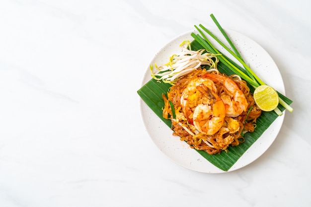 Pad Thai - spaghetti di riso saltati in padella