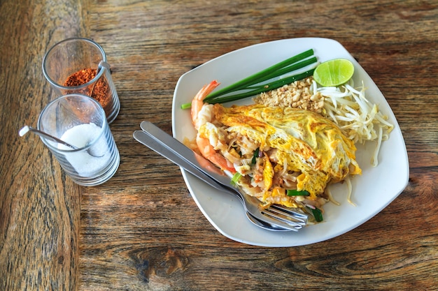 Pad thai