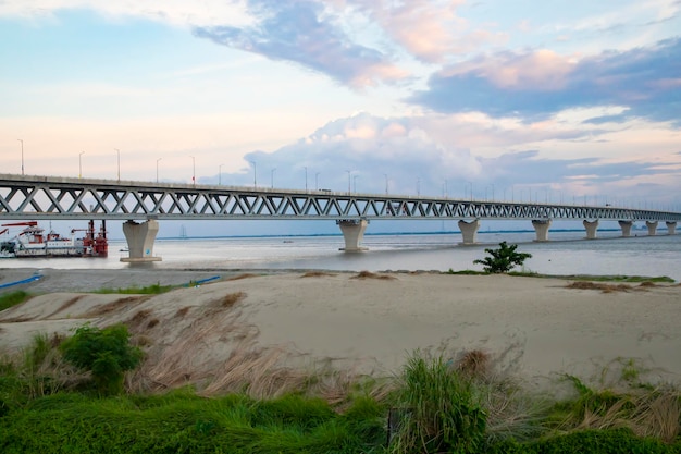 Padma ponte multiuso sul fiume Padma in Bangladesh