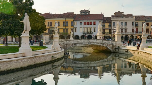 PADOVA ITALIAPiazza Prato della Valle sull'abbazia di Santa Giustina