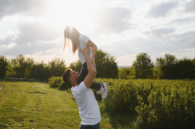 Padre e figlia in natura