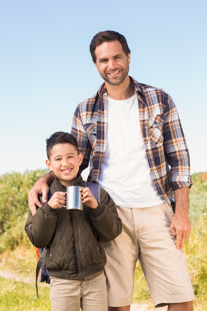 Padre e figlio, escursioni in montagna