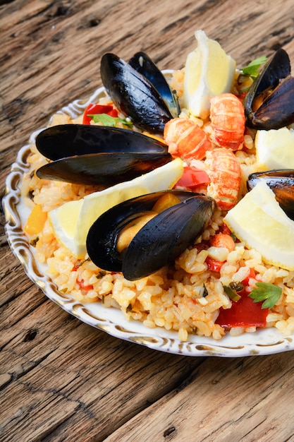 Paella con frutti di mare