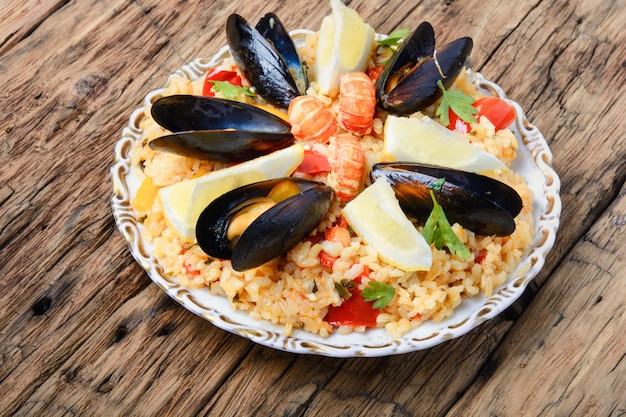 Paella con frutti di mare