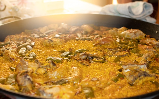 Paella Valenciana in tavola